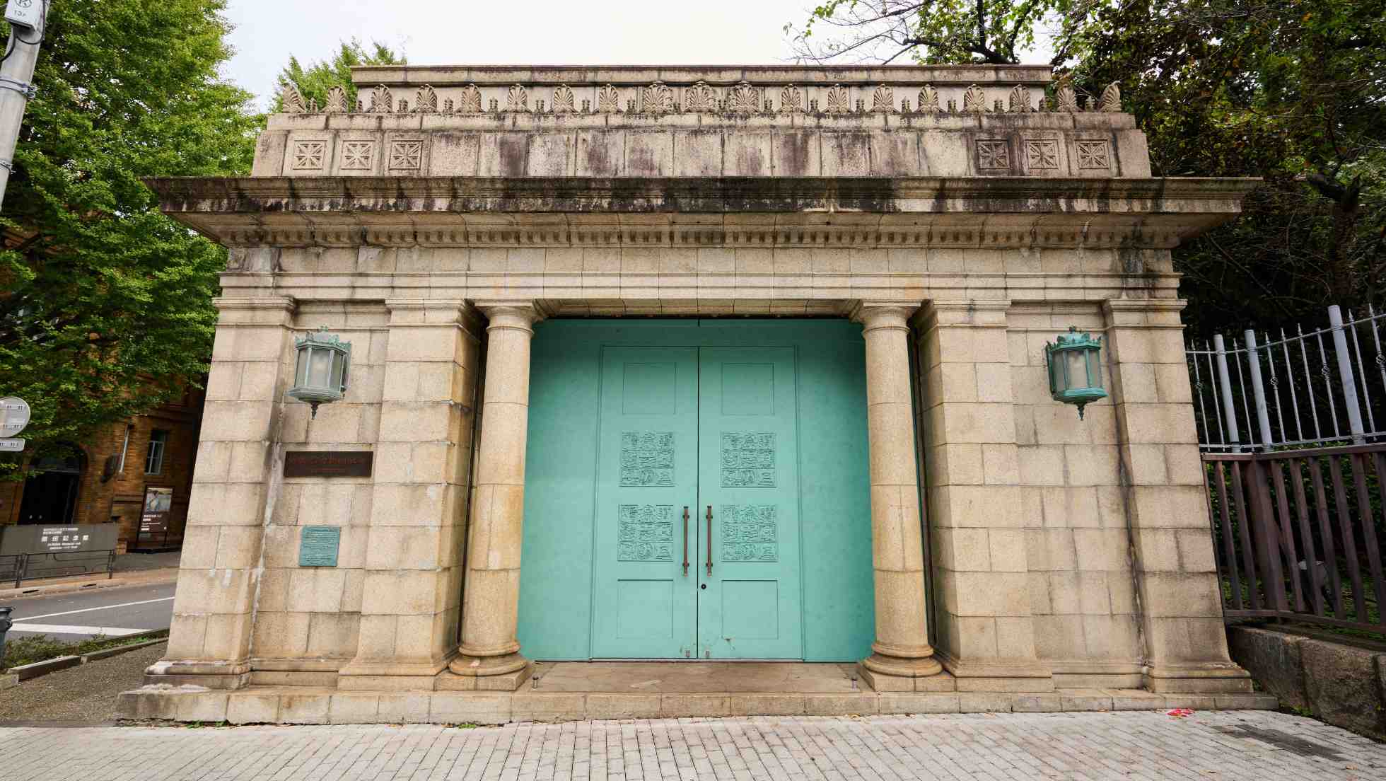 チャンスは一度きり。御前会議の勅許で誕生した東京歴建『旧博物館動物園駅』